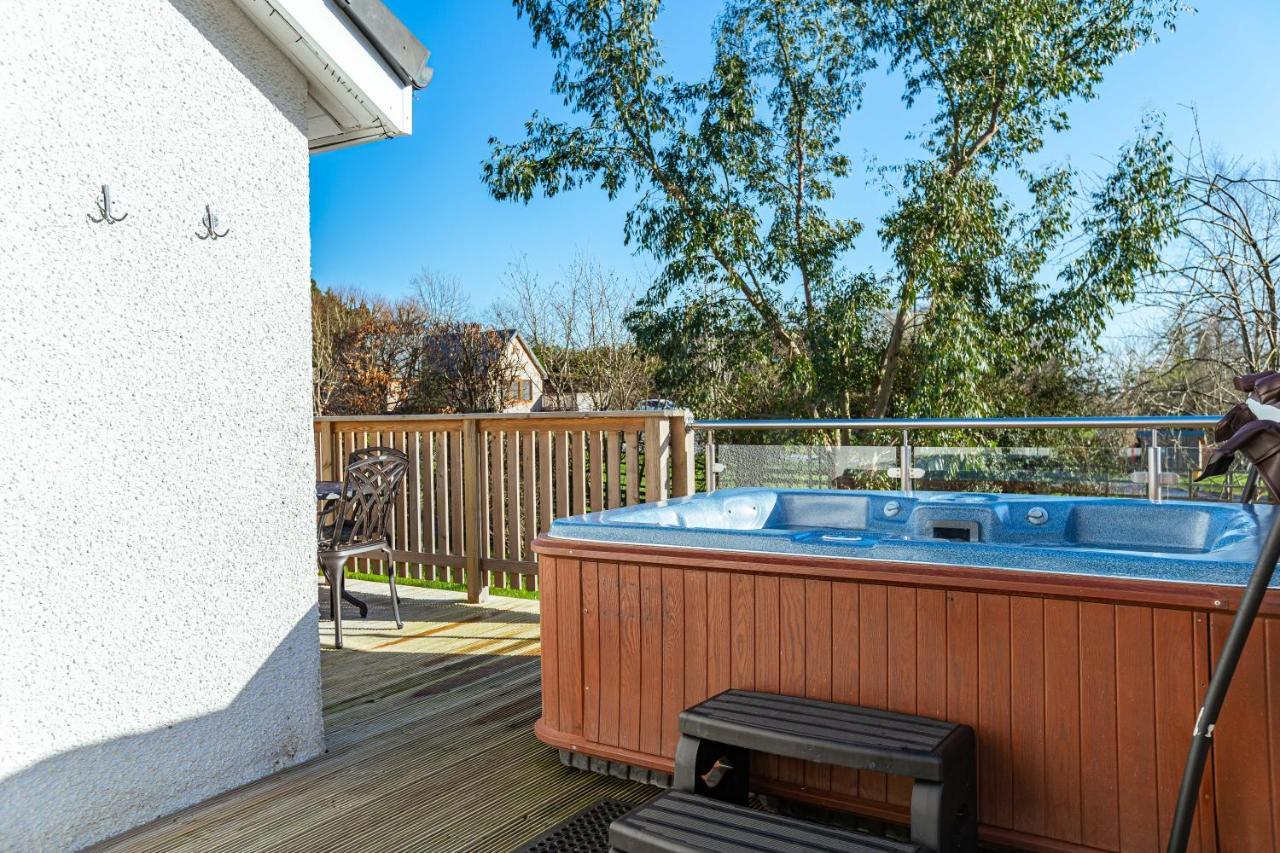 Sparrowhawk Cottage With Hot Tub Newton Stewart Exterior photo