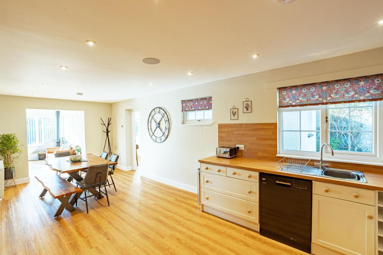 Sparrowhawk Cottage With Hot Tub Newton Stewart Exterior photo