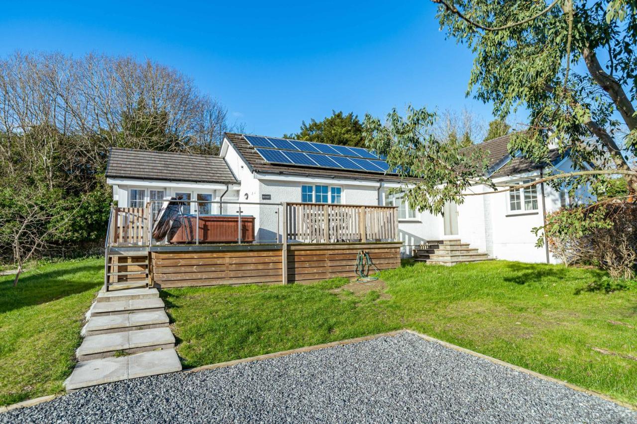 Sparrowhawk Cottage With Hot Tub Newton Stewart Exterior photo